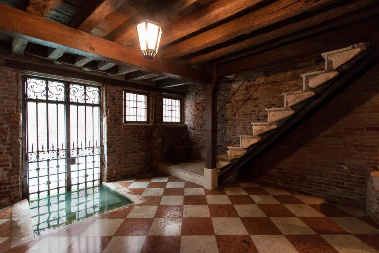 Explore Venice From A Sophisticated Hideaway In San Polo Veneza Exterior foto